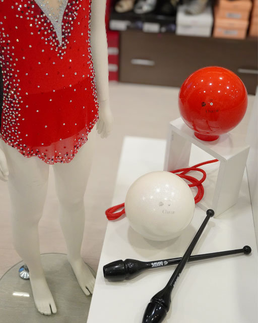 Negozio vendita abbigliamento e accessori ginnastica ritmica e danza a Roma